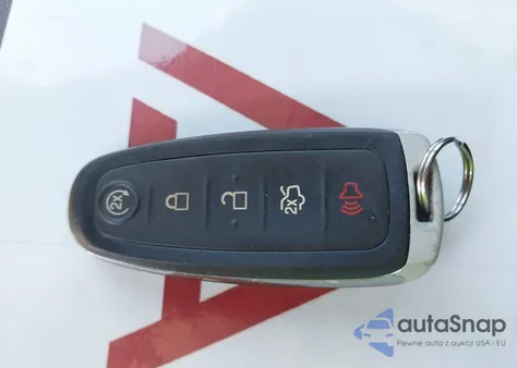 2018 Ford Escape Titanium z USA, uszkodzony, nr VIN 1FMCU0J91JUA20004